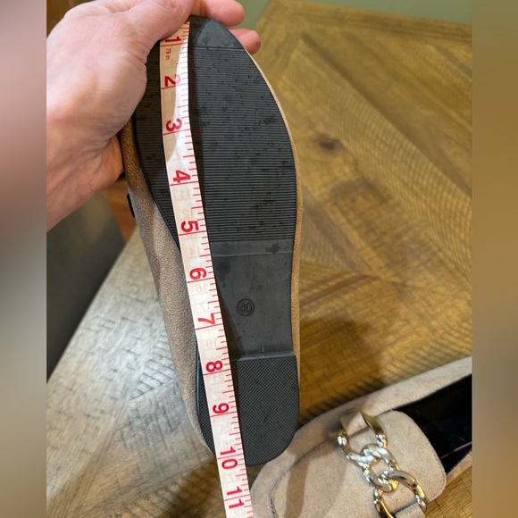 SHEIN Beige Loafers with Gold Chain Detail - Picture 6 of 6